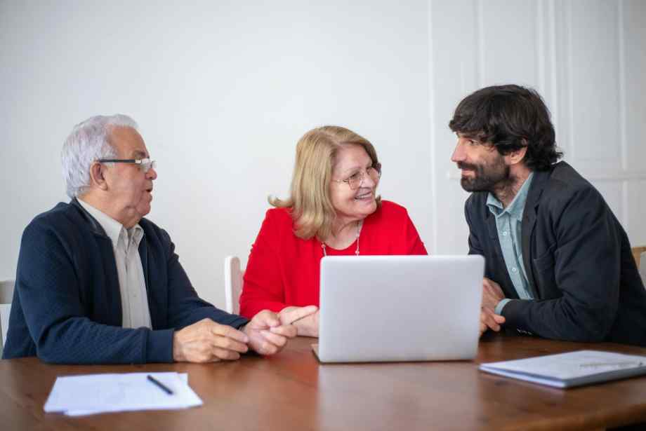 Quel régime s’applique pour les versements effectués après 70 ans ?-Parrainagecashback.fr